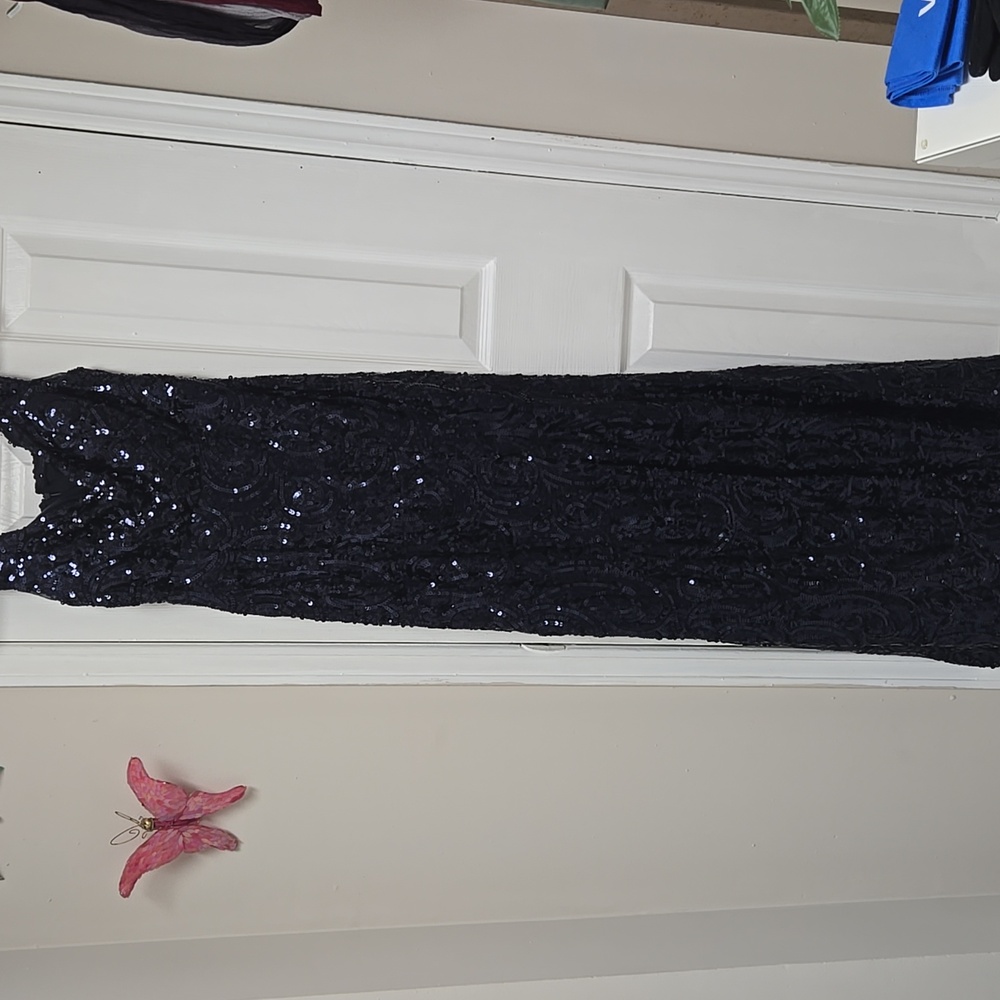Nightway gown covered in sequans, back zipper, slit, navy blue, heart neckline